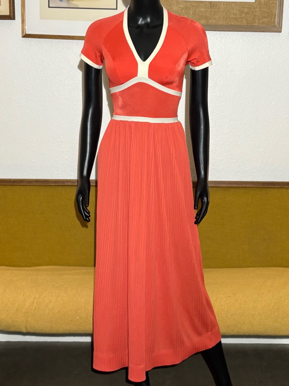 Vintage 70s The Villager Coral Pleated Midi Dress – Contrast Trim Stretch Size 2
